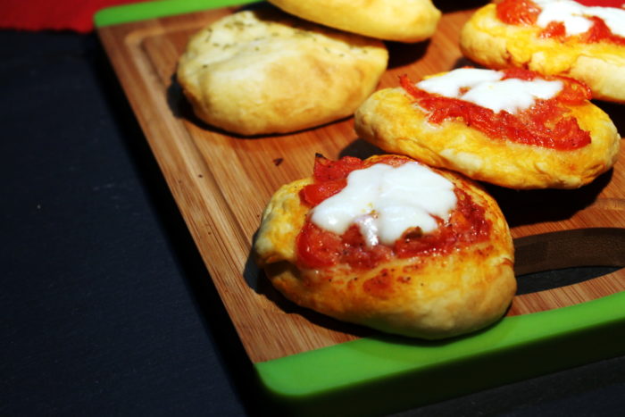 Pizzette veloci - Ricette Passo Passo con foto