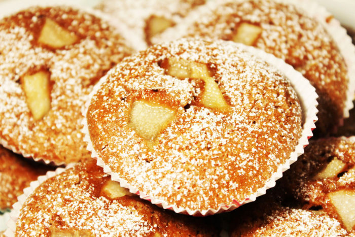 Tortine al cacao con mandorle e pere - Ricette Passo Passo con foto