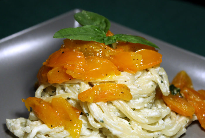 Pasta con crema di ricotta e pomodorini - Ricette Passo Passo con foto