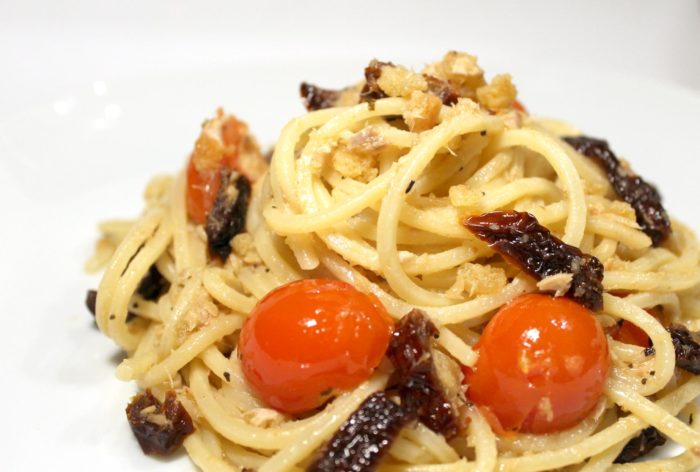  Pasta con pomodori secchi e sgombro - Ricette Passo Passo con foto