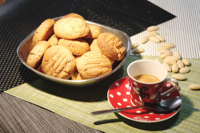 Biscotti con farina di farro e mandorle - Ricette Passo Passo con foto